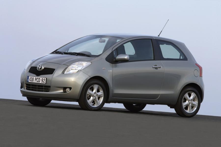 Toyota Yaris 2005 года  (фото 71 из 165)